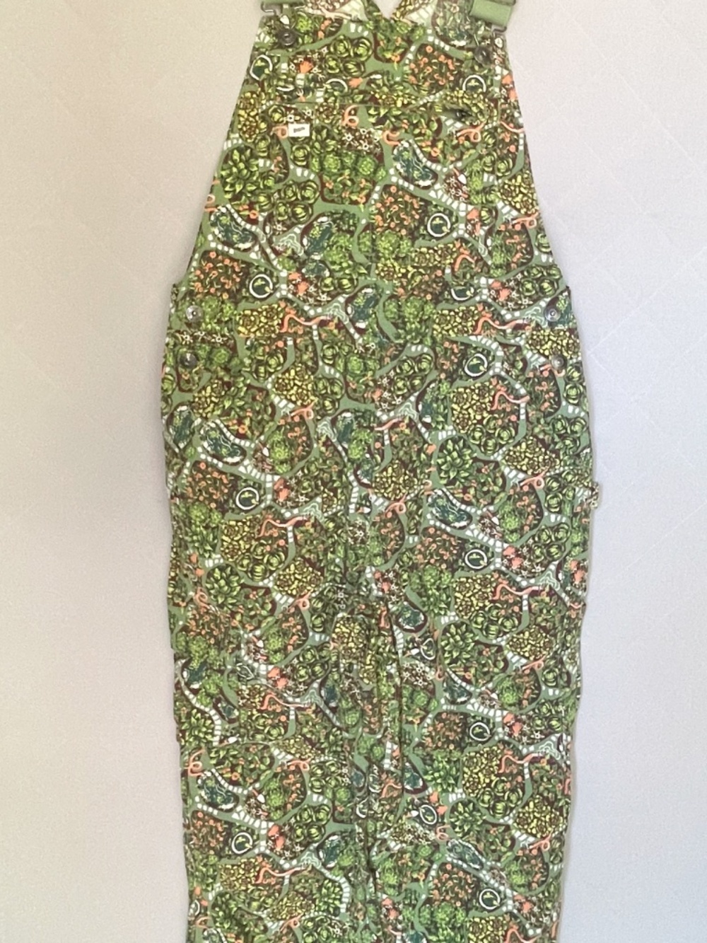 Duluth Women's Heirloom Gardening Overalls - Small - Cabbage and Hose Motif - Picture 10 of 16